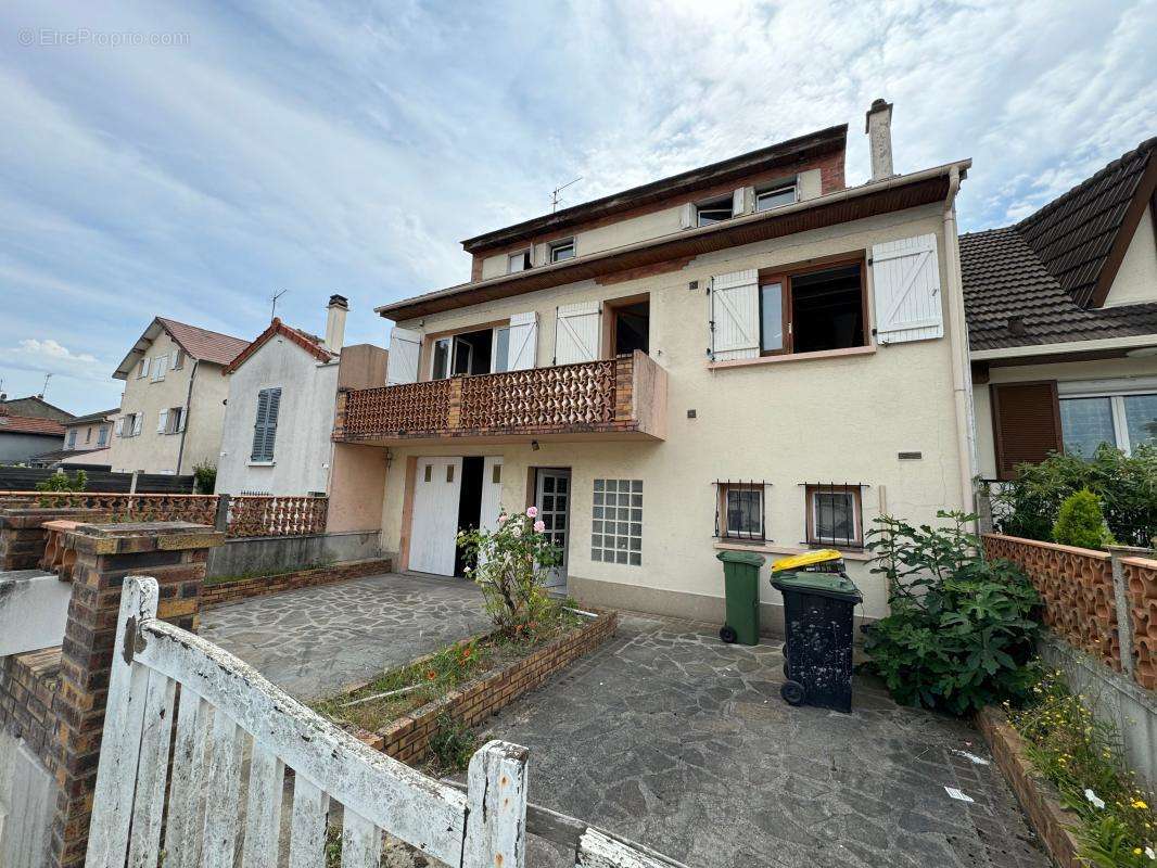 Maison à LE BLANC-MESNIL