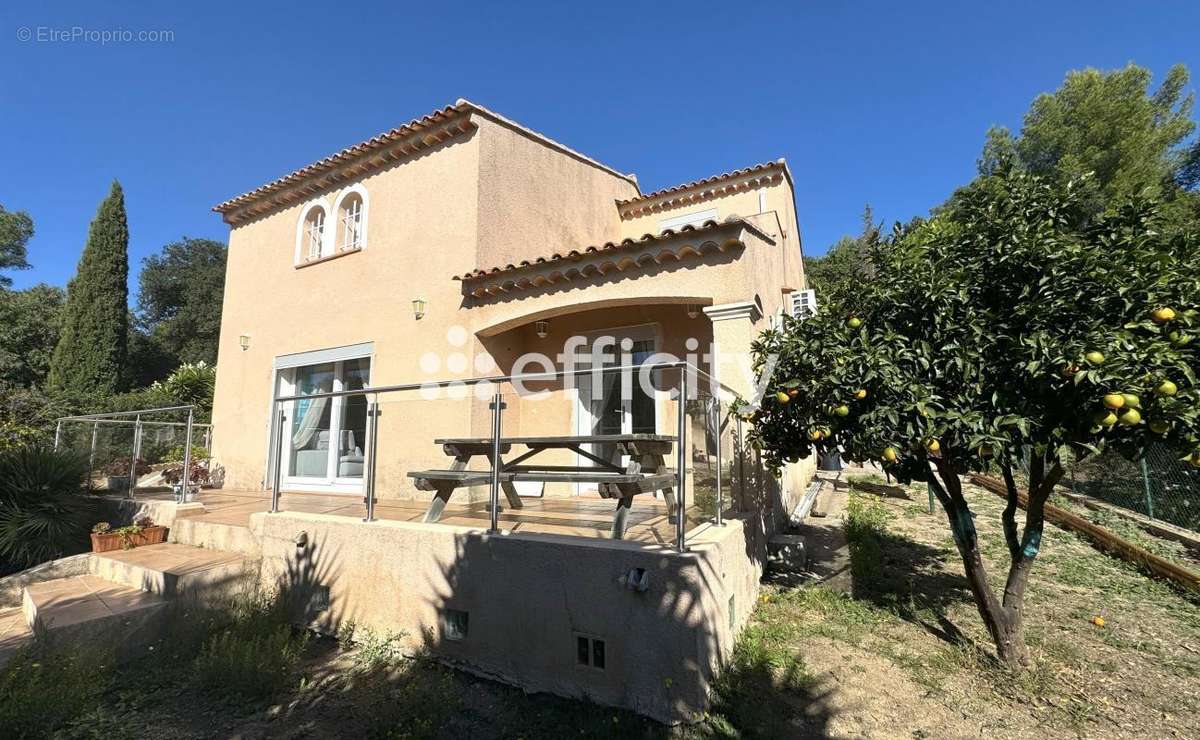 Maison à SIX-FOURS-LES-PLAGES