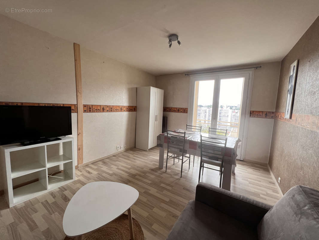 Appartement à SAINT-ETIENNE