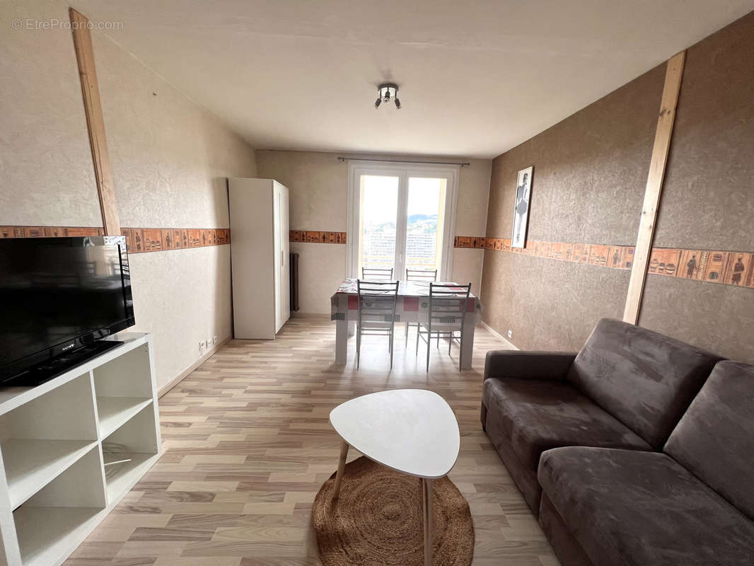 Appartement à SAINT-ETIENNE