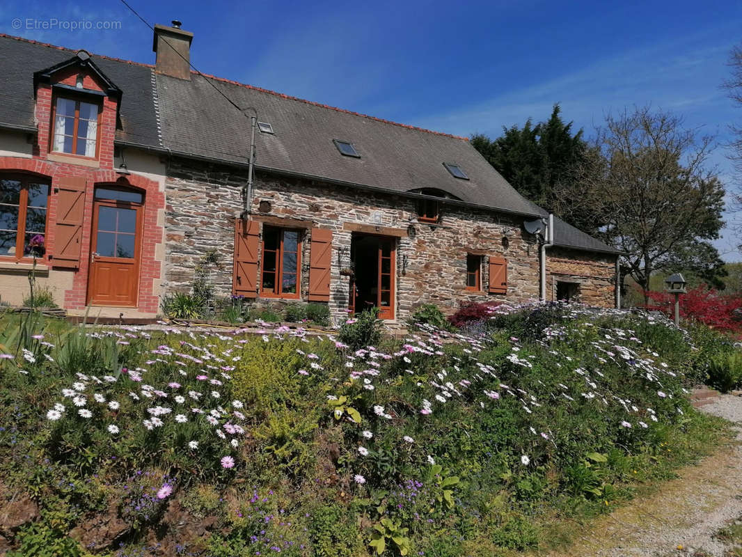 Maison à MERLEAC