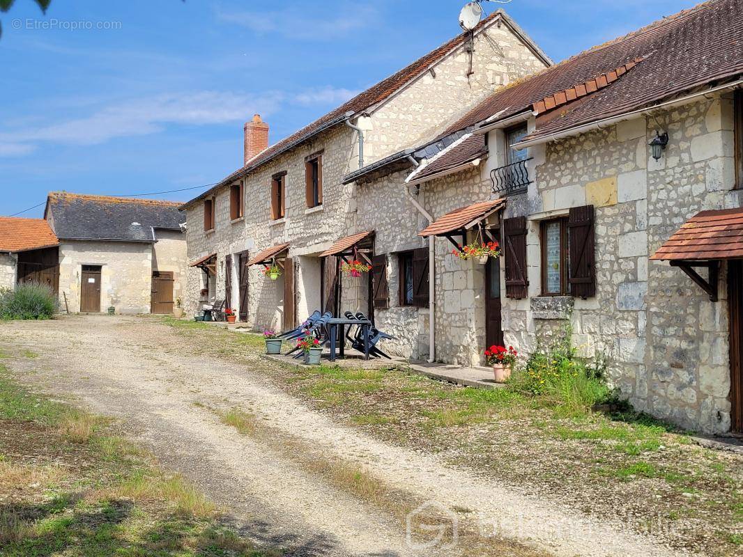 Maison à BRIZAY