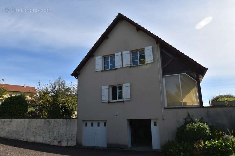 Maison à LA CLAYETTE