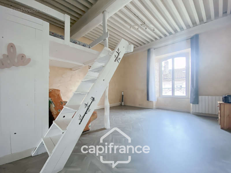 Appartement à COUSANCE