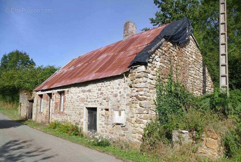 Maison à SAINT-CALAIS-DU-DESERT