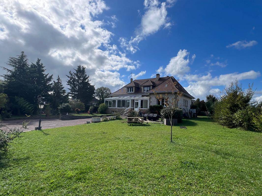 Maison à LOMBRON