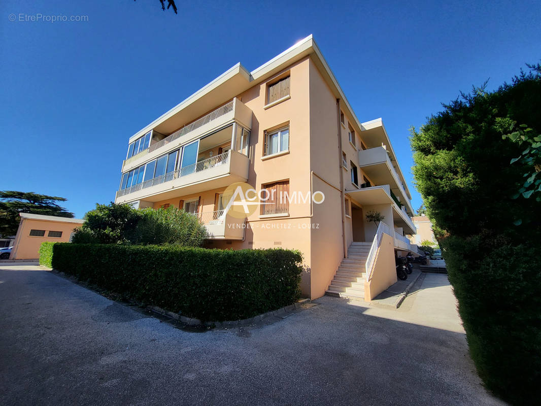 Appartement à SIX-FOURS-LES-PLAGES