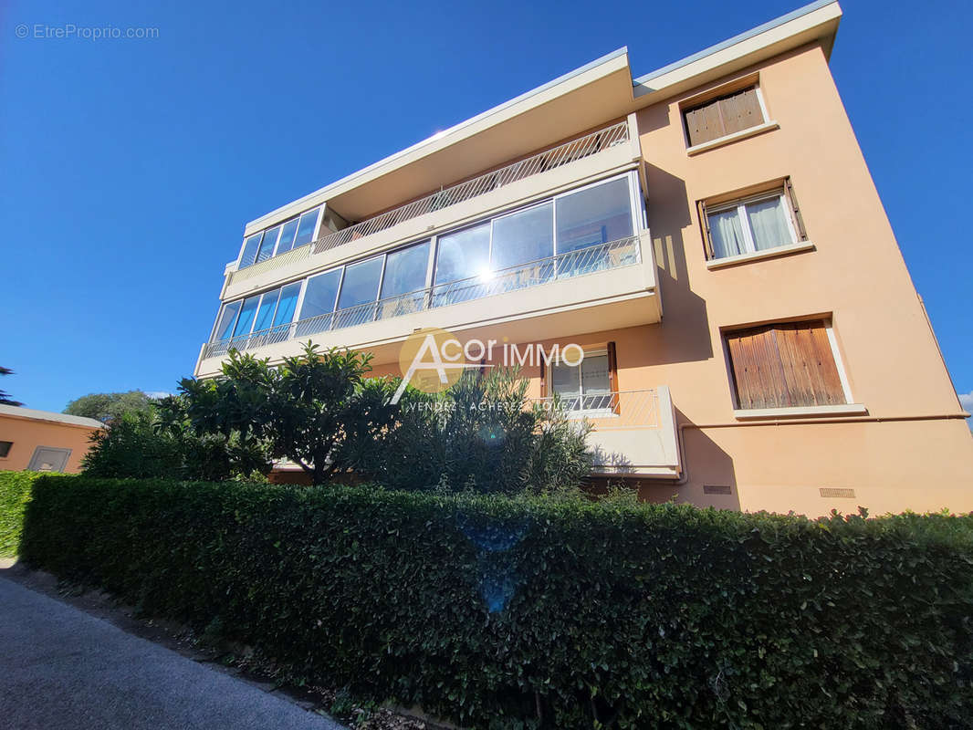 Appartement à SIX-FOURS-LES-PLAGES