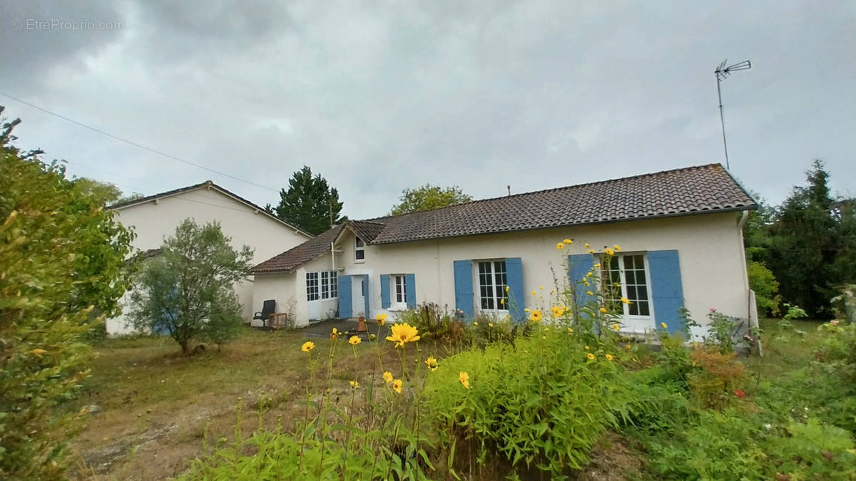 Maison à RAZAC-SUR-L&#039;ISLE