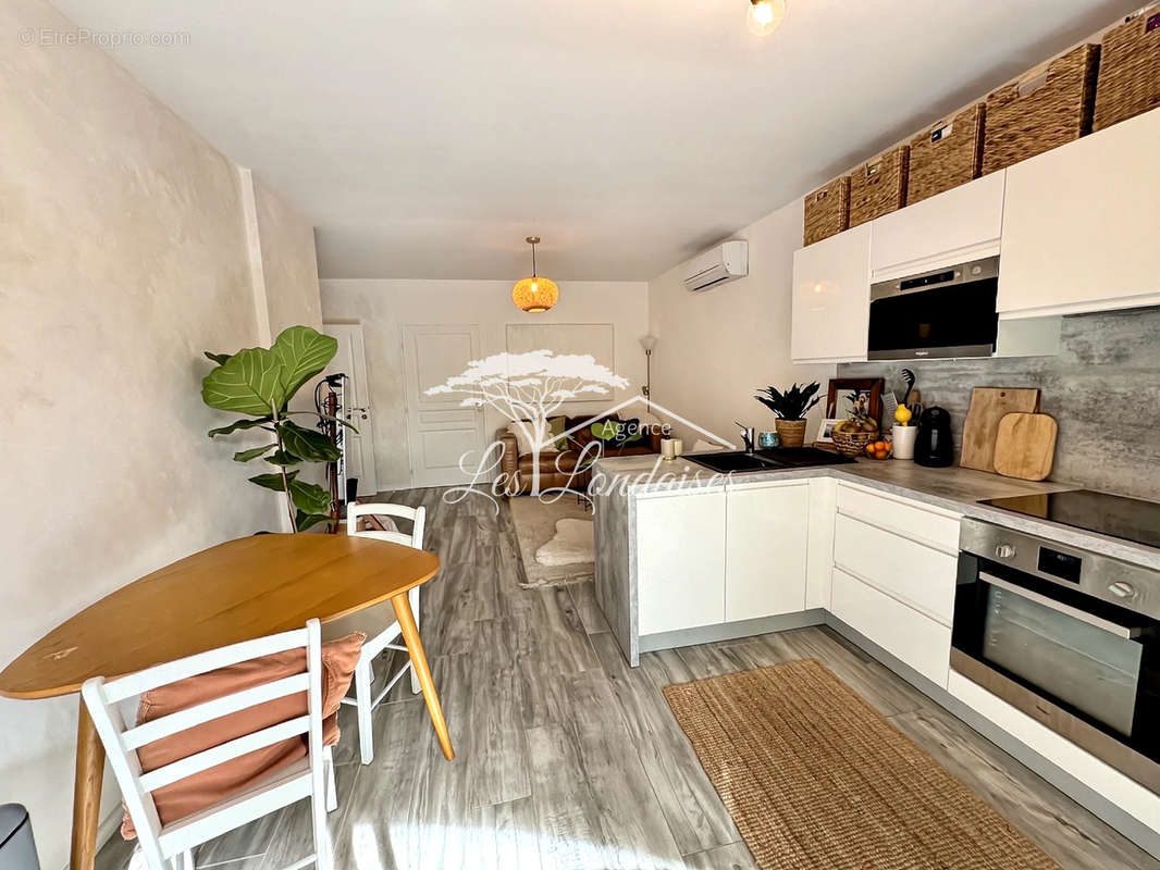 Appartement à LA LONDE-LES-MAURES