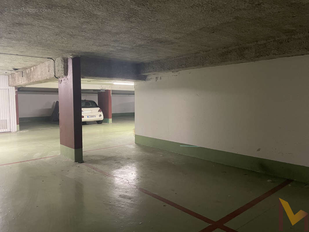 Parking à NEUILLY-PLAISANCE