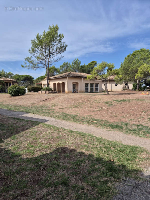 Maison à PUGET-SUR-ARGENS