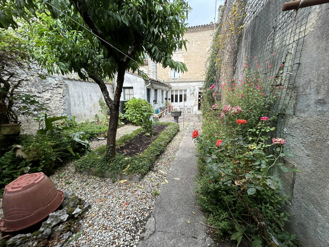 Maison à JARNAC