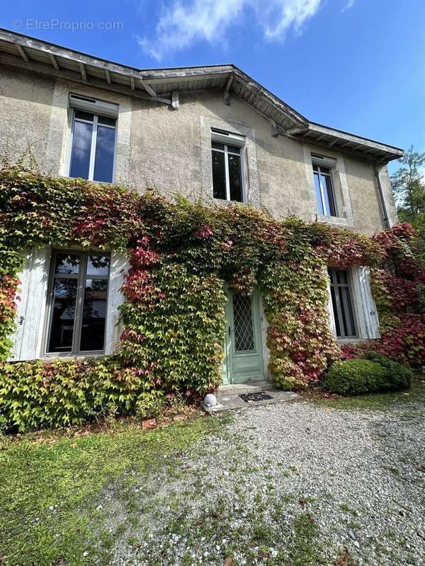 Maison à BLANQUEFORT