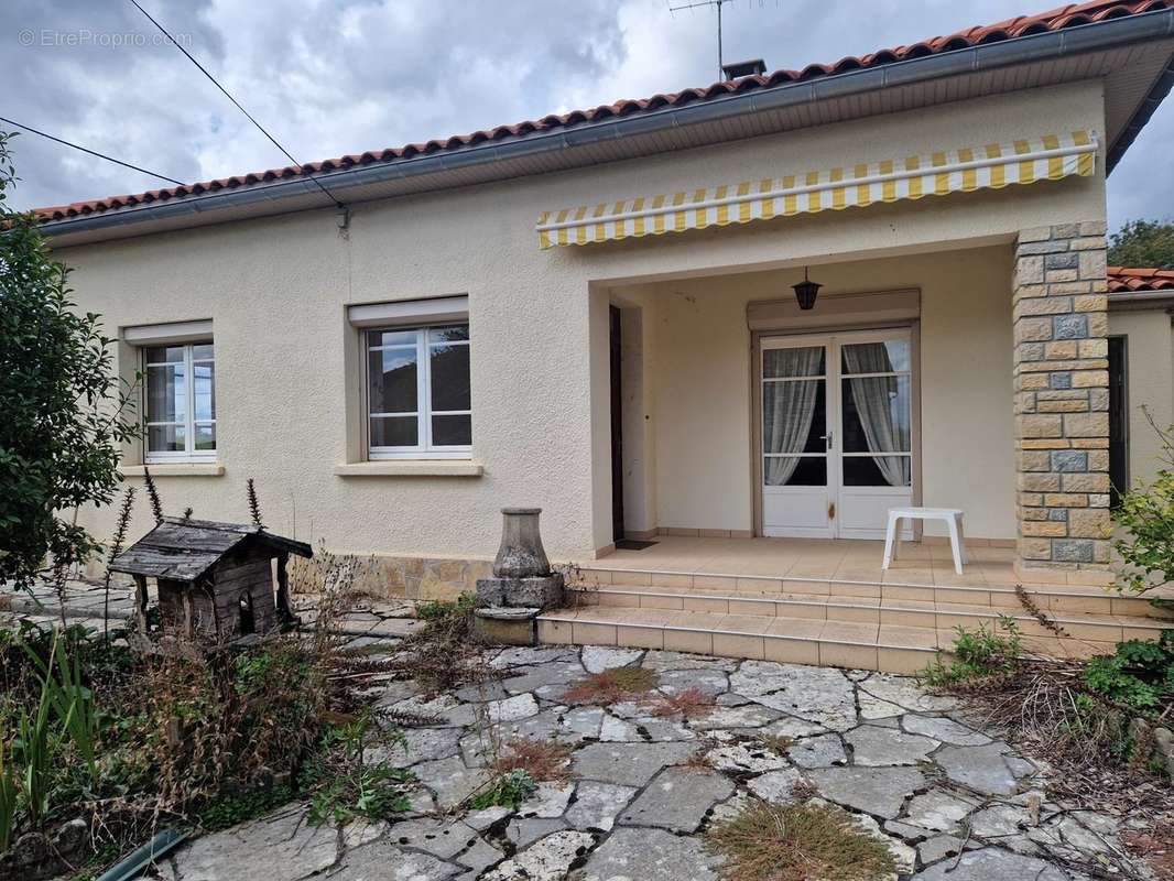 Maison à LAPENCHE