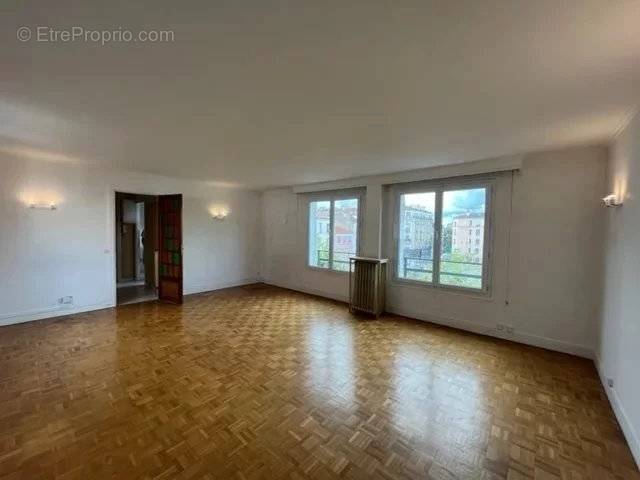 Appartement à MONTROUGE