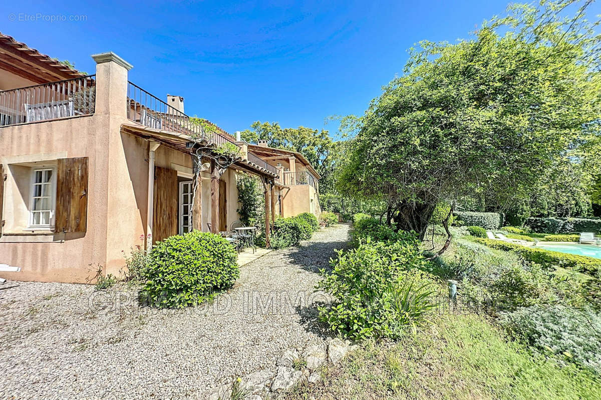 Maison à LA GARDE-FREINET