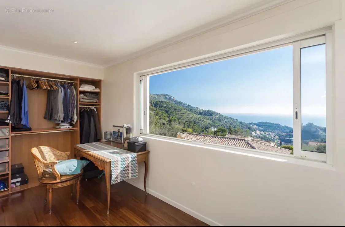 Appartement à EZE