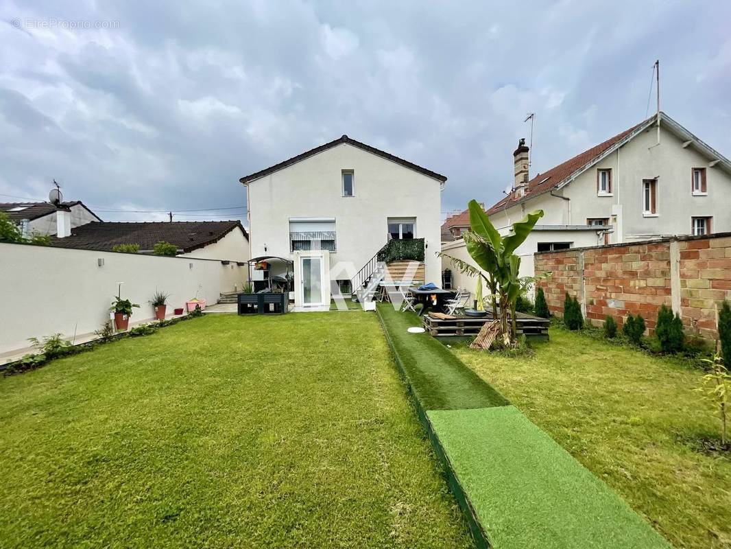 Maison à TREMBLAY-EN-FRANCE