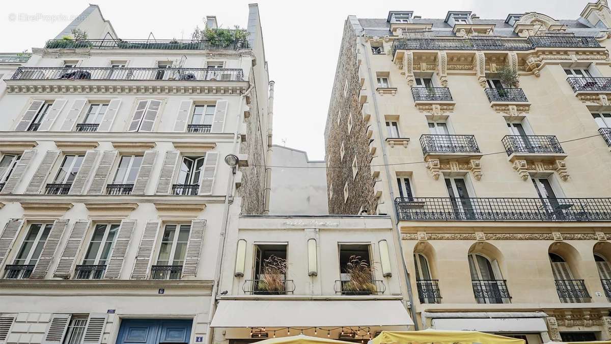 Maison à PARIS-9E