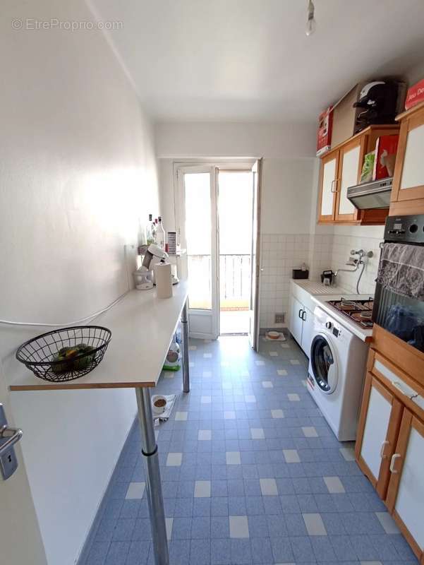 Appartement à SAINT-LAURENT-DU-VAR