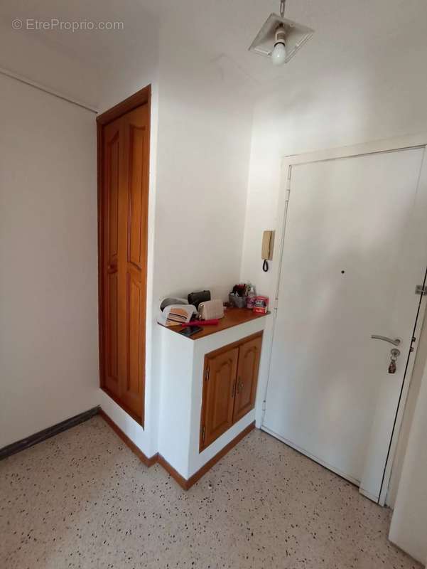 Appartement à SAINT-LAURENT-DU-VAR