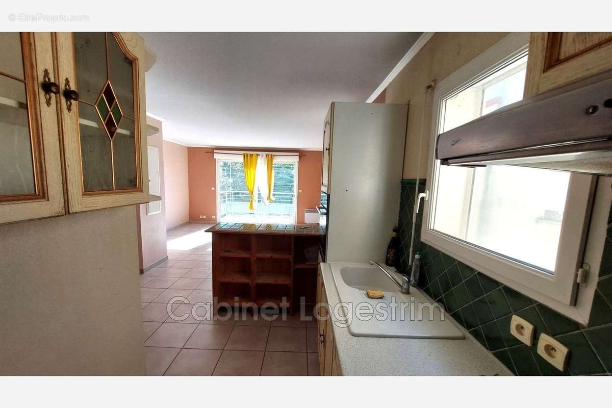 Appartement à UCHAUD