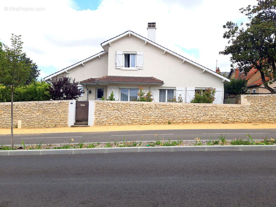 Maison à CHATELLERAULT