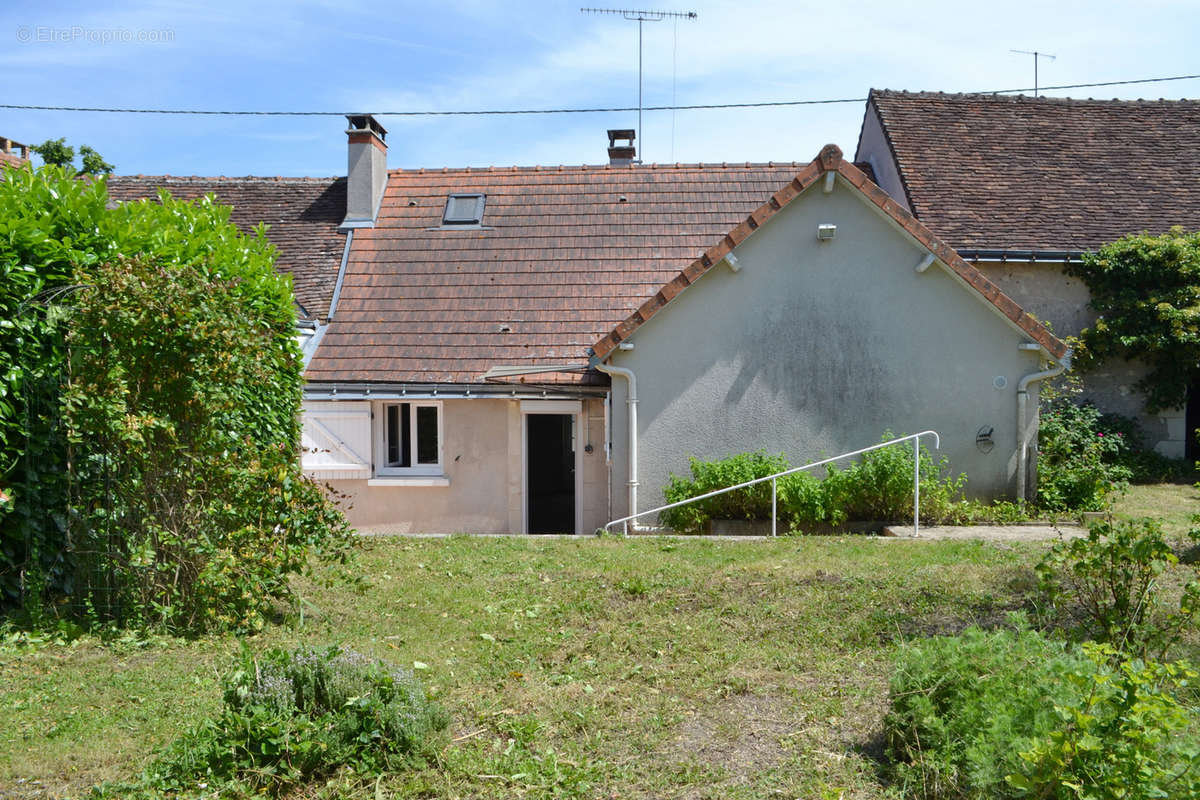 Maison à LESIGNY