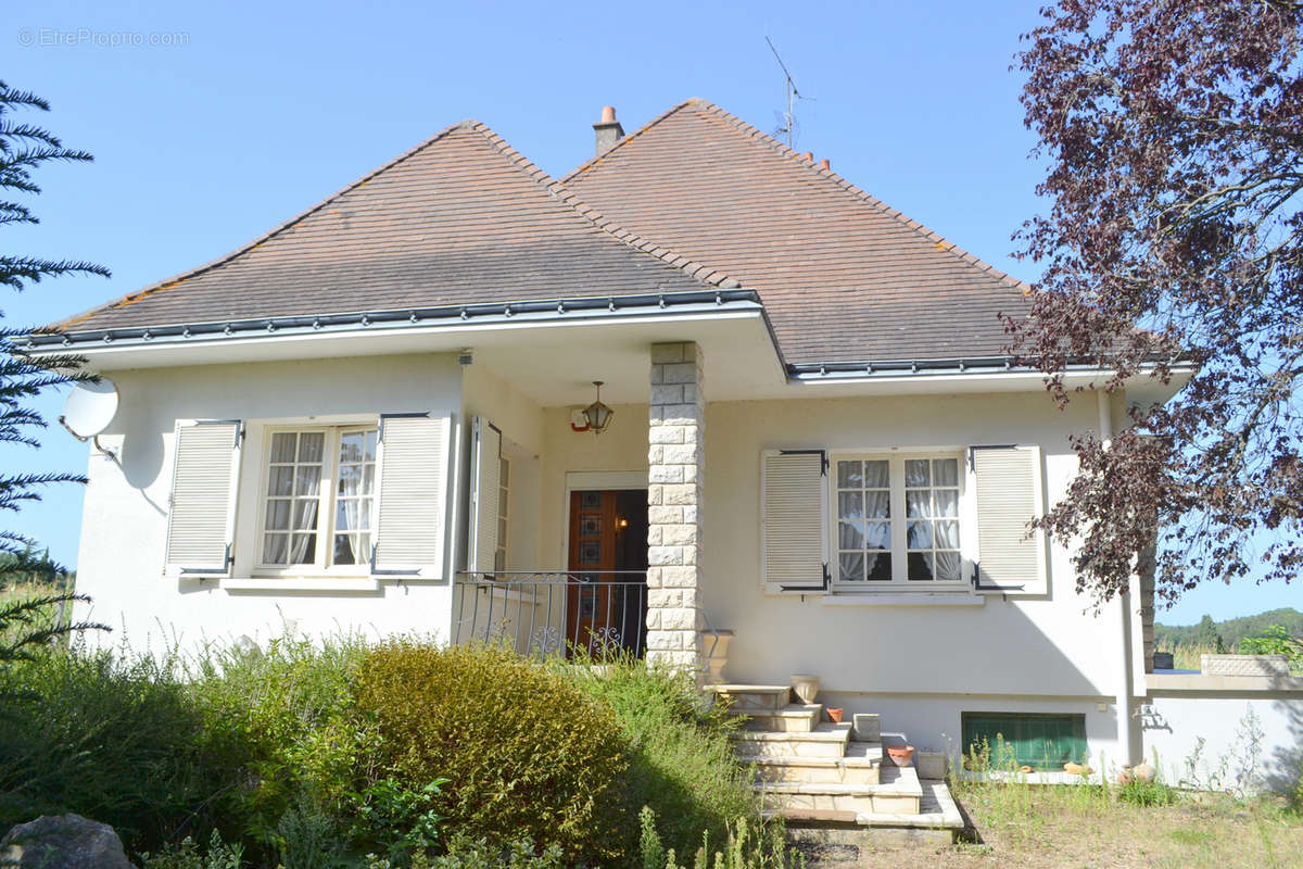 Maison à SAINT-REMY-SUR-CREUSE