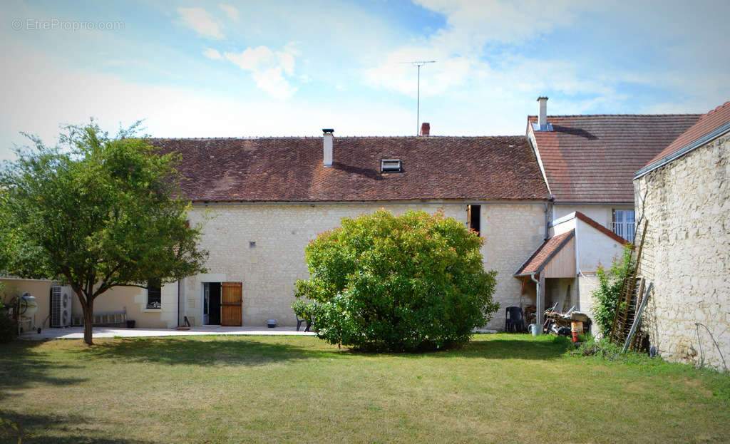 Maison à COUSSAY-LES-BOIS