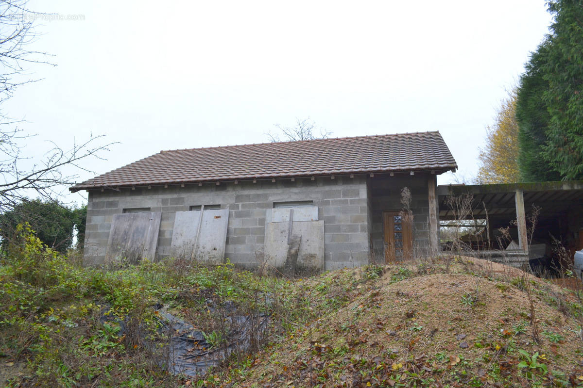 Maison à VOUNEUIL-SUR-VIENNE