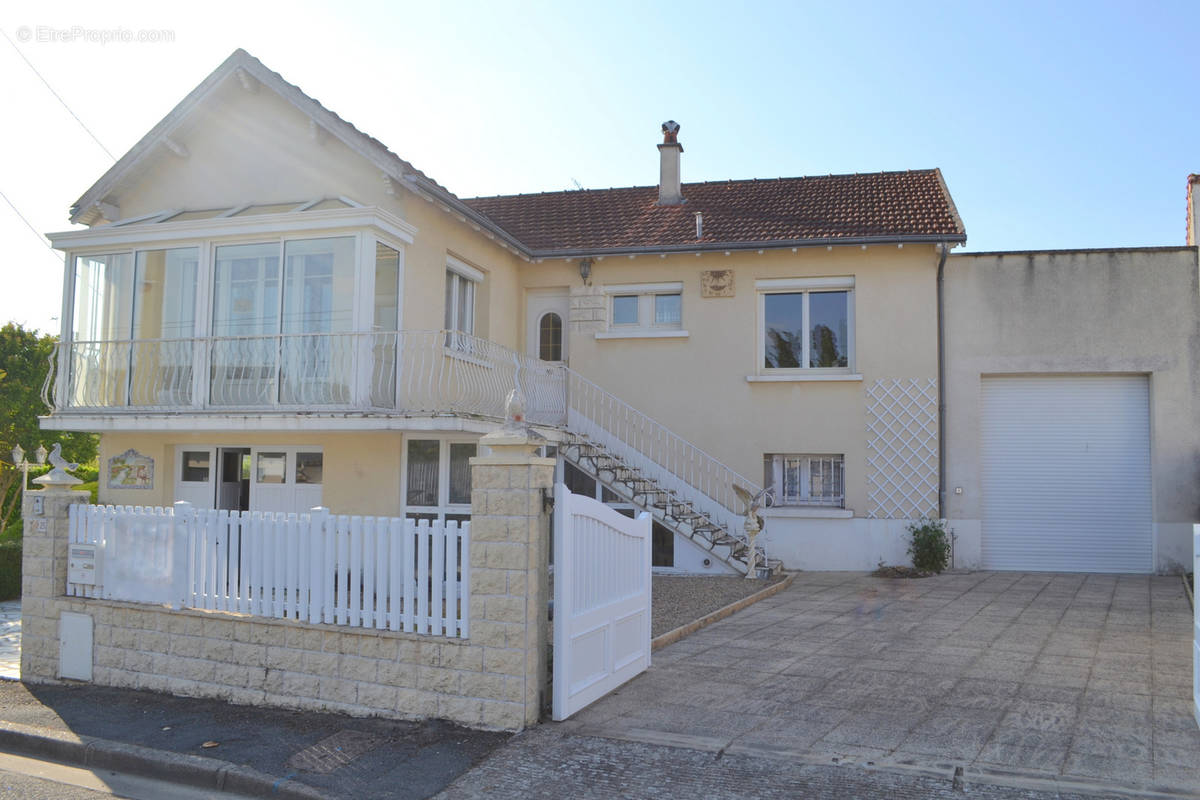 Maison à CHATELLERAULT