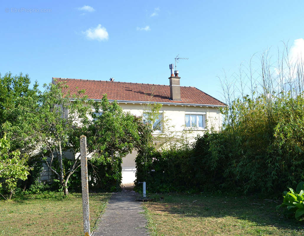 Maison à CHATELLERAULT