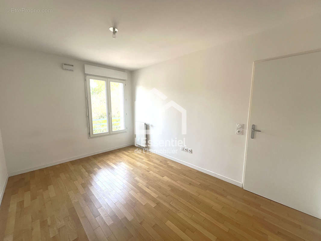 Appartement à VERNEUIL-SUR-SEINE