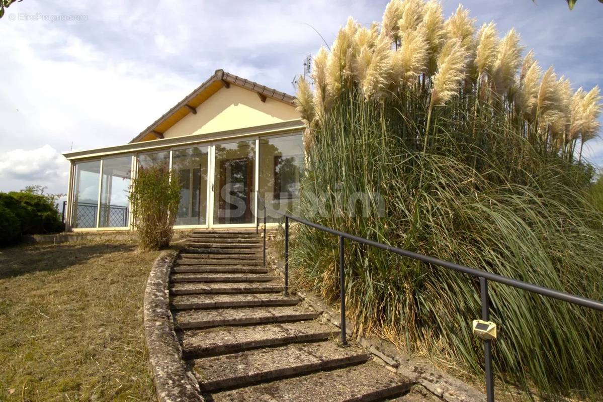 Maison à SAINT-AMBREUIL