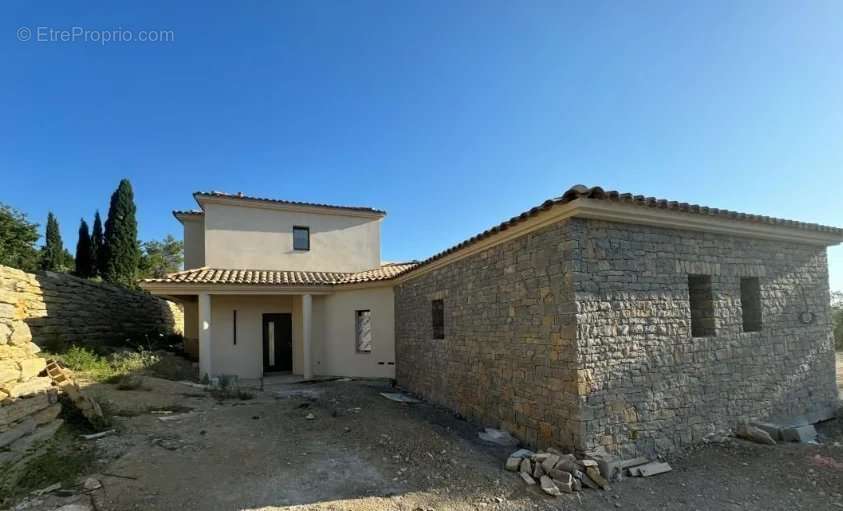 Maison à SAINT-CYR-SUR-MER