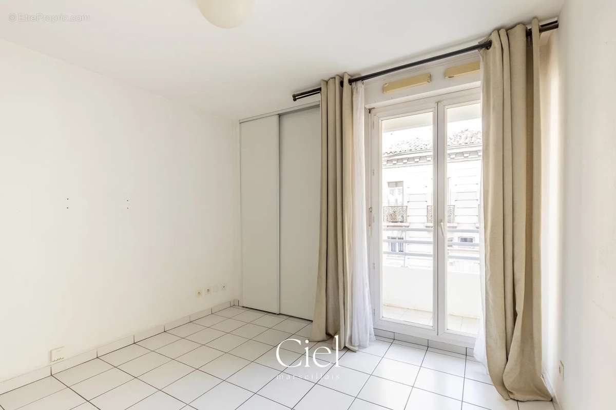 Appartement à MARSEILLE-6E