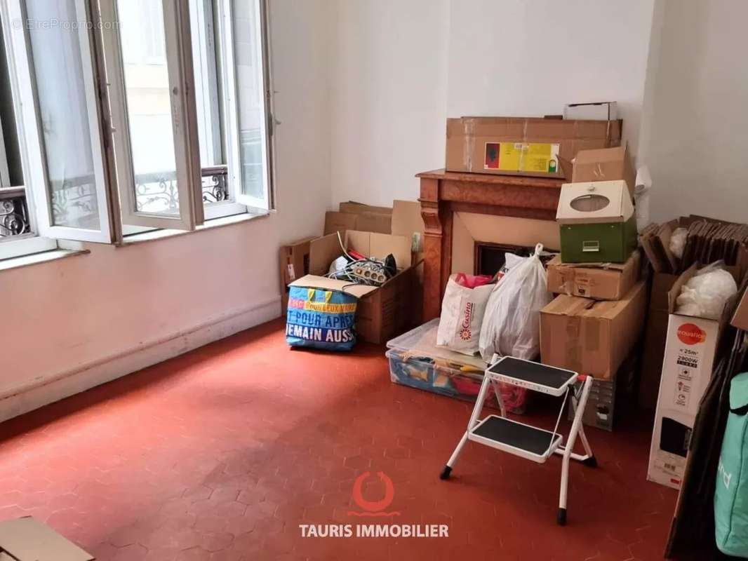 Appartement à MARSEILLE-4E