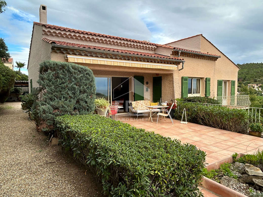 Maison à ROQUEBRUNE-SUR-ARGENS