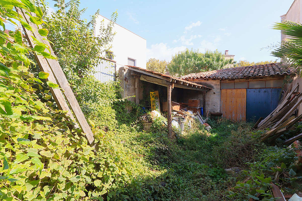 Maison à MAUGUIO