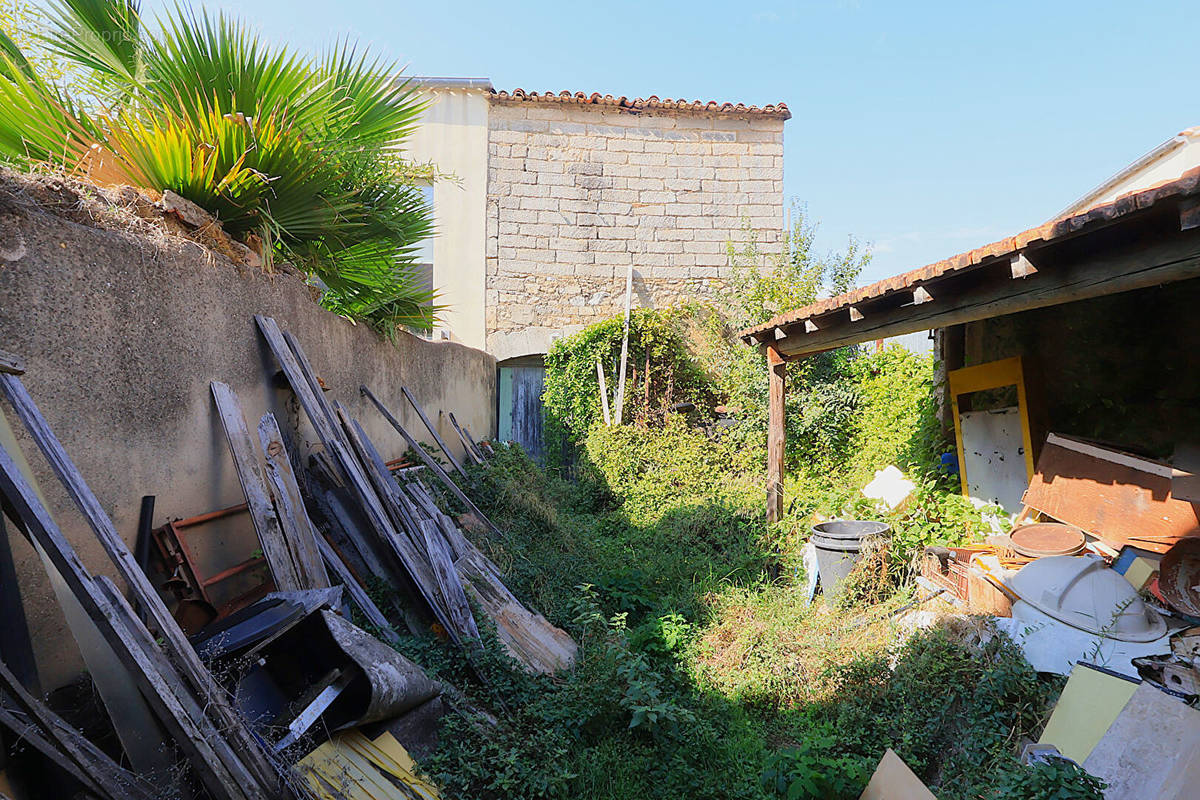 Maison à MAUGUIO