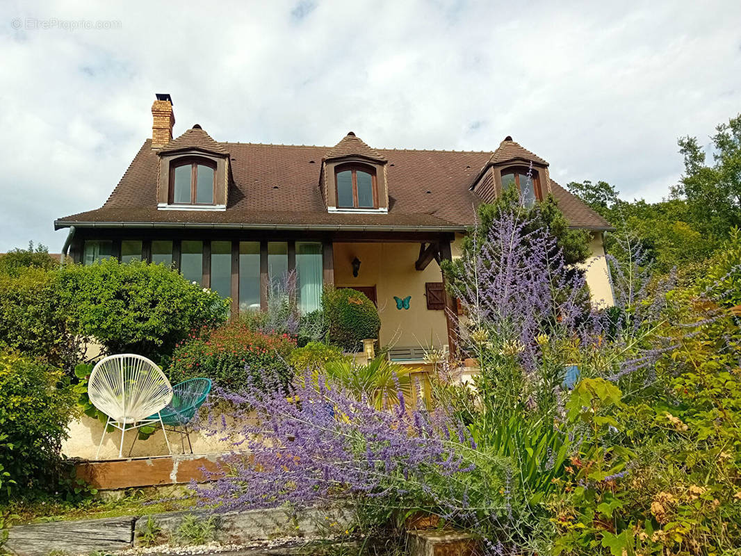 Maison à FOLLAINVILLE-DENNEMONT