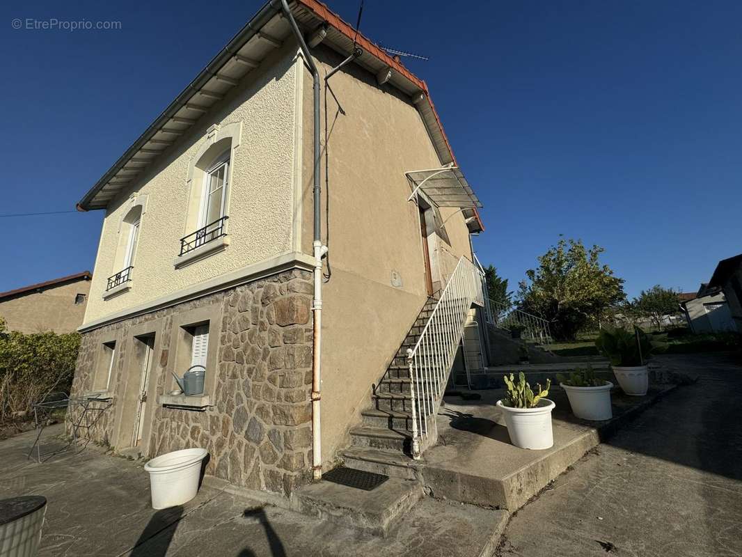 Maison à MONTLUCON