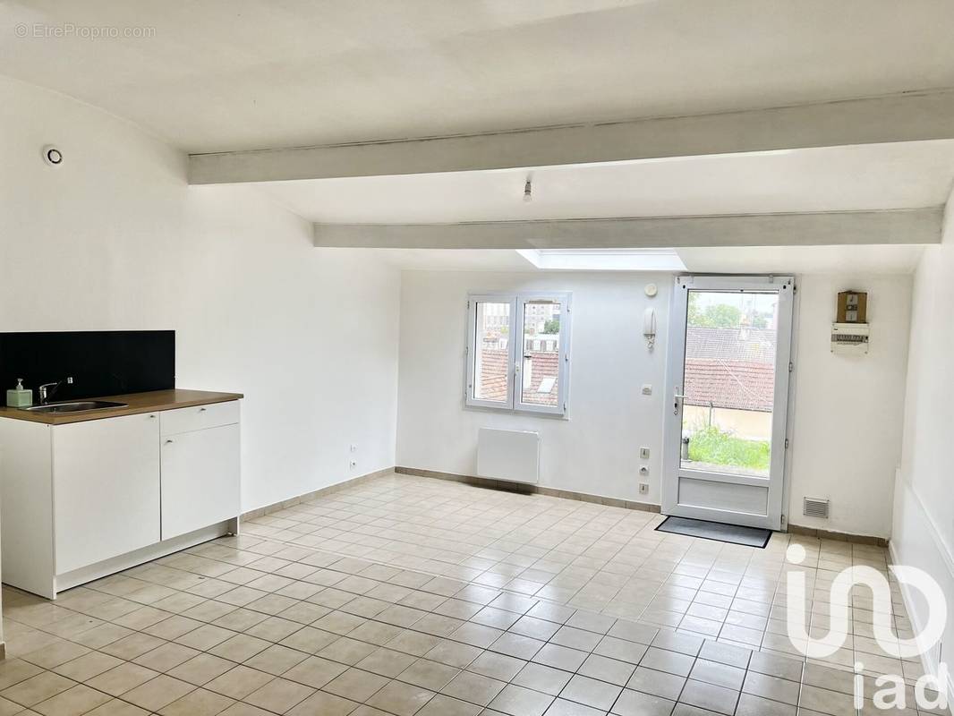 Photo 1 - Appartement à SAINT-GERMAIN-LES-CORBEIL