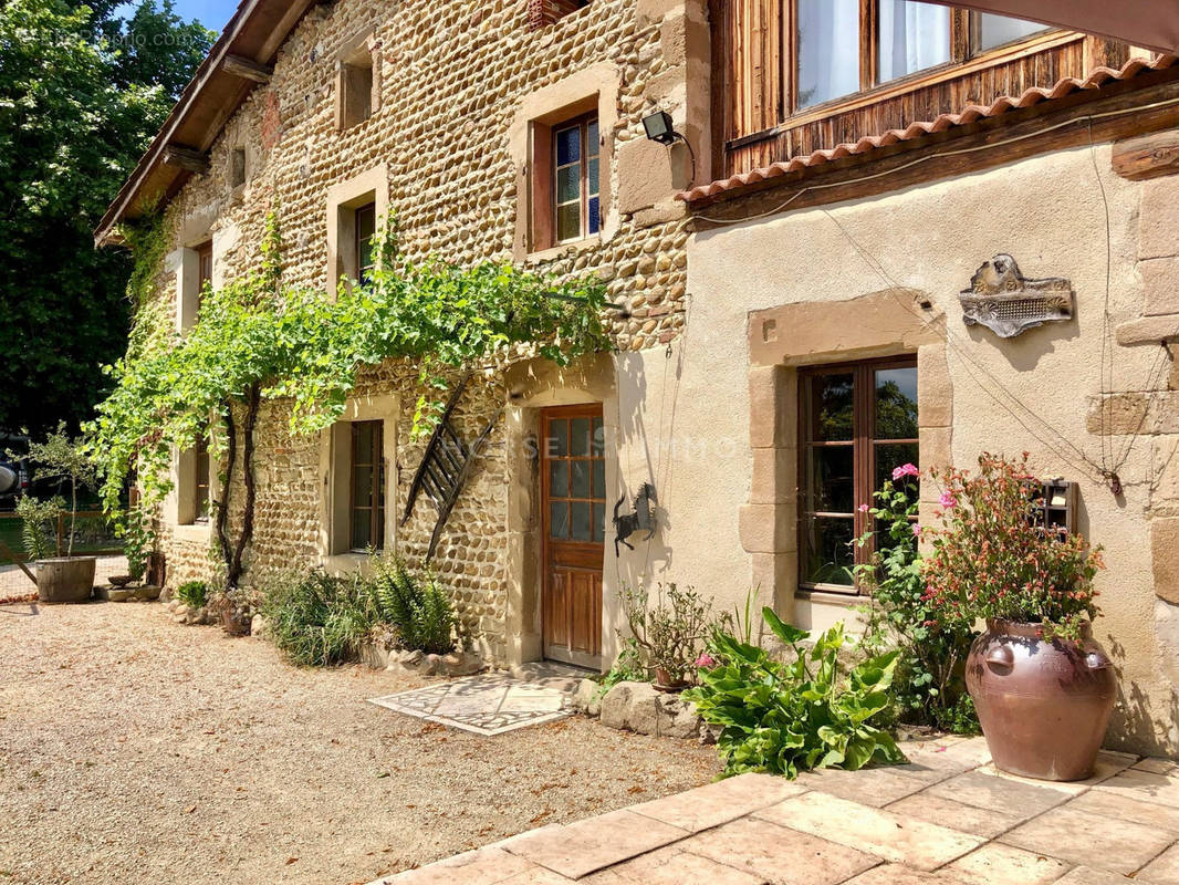 Maison à SAINT-CHRISTOPHE-ET-LE-LARIS