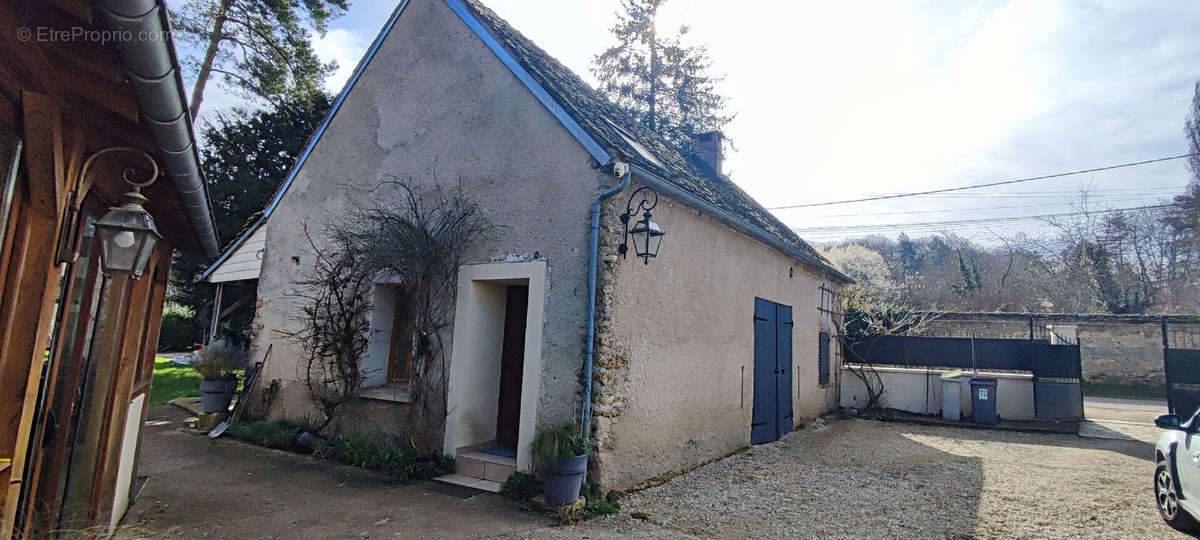 Maison à VILLENEUVE-SUR-YONNE