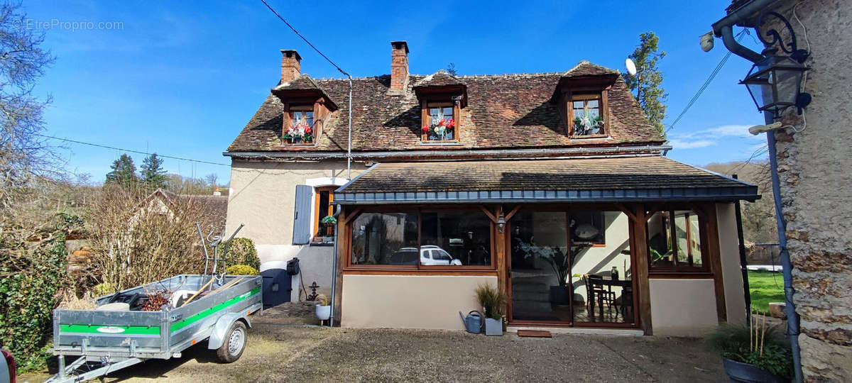 Maison à VILLENEUVE-SUR-YONNE