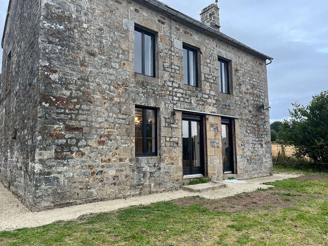 Maison à SAINT-CLEMENT-RANCOUDRAY