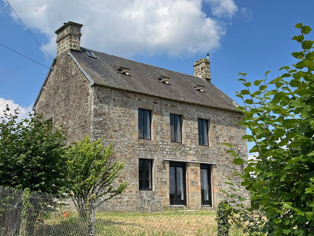 Maison à SAINT-CLEMENT-RANCOUDRAY